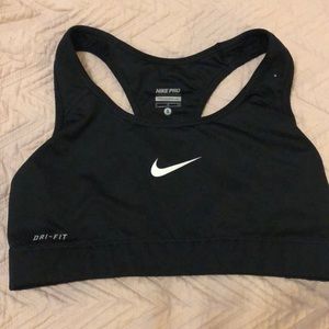 Nike pro sports bra